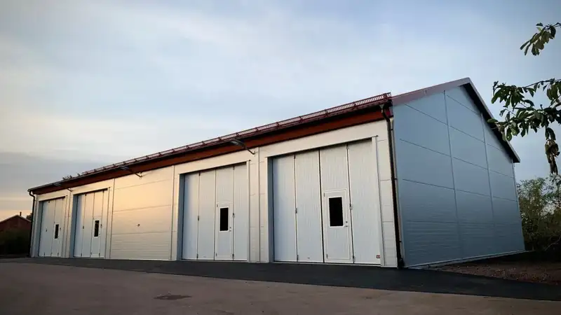 مستودع صناعي متكامل ساندوتش بانل الرياض 0532228615 مظلات وسواتر القاسم الحديثة