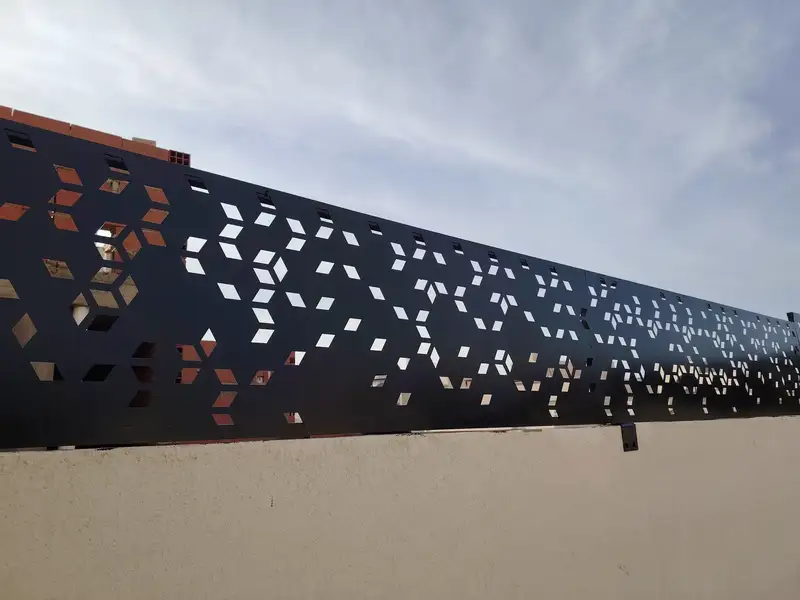 سواتر أحواش ليزر الرياض 0532228615 مظلات وسواتر القاسم الحديثة